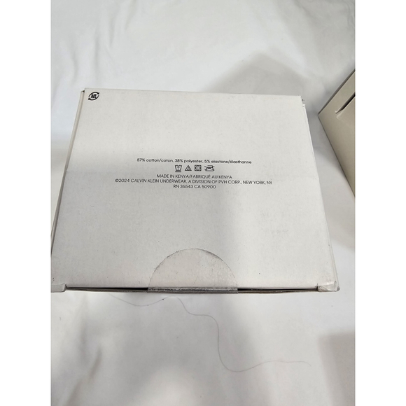 Calvin Klein 3 Slim Short Sleeve V-necks - Picture 5 of 5